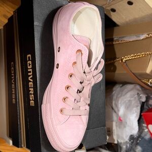Converse Women's Light Pink Sneakers